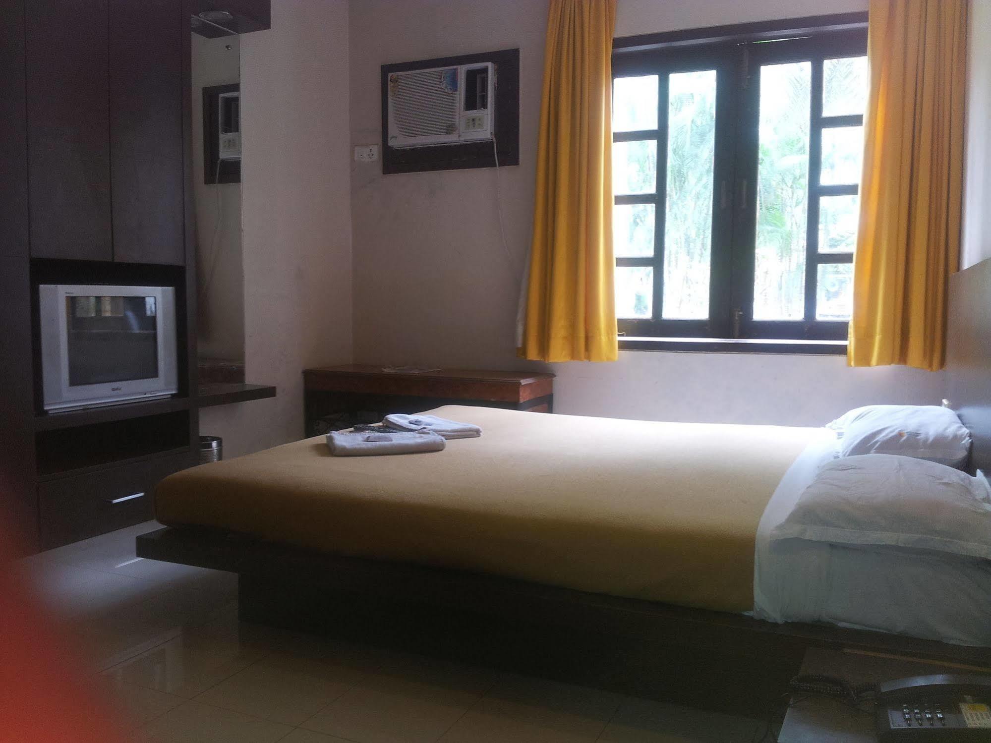 Silver Sands Beach Resort Daman Exterior foto
